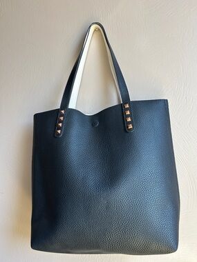 Unbranded Black Faux Leather Tote Bag with Stud Accents. Contrasting Interior.